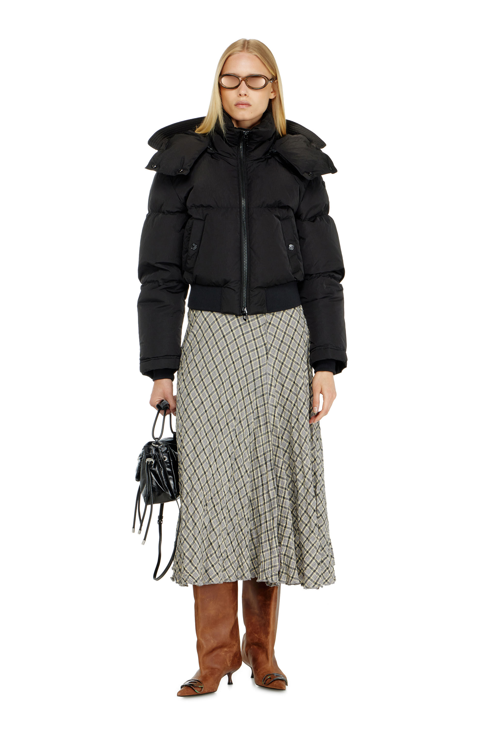 Diesel - W-PEYT-SHORT-NEW-WD, Woman's Wrinkled-nylon down puffer jacket with detachable hood in Black - 1