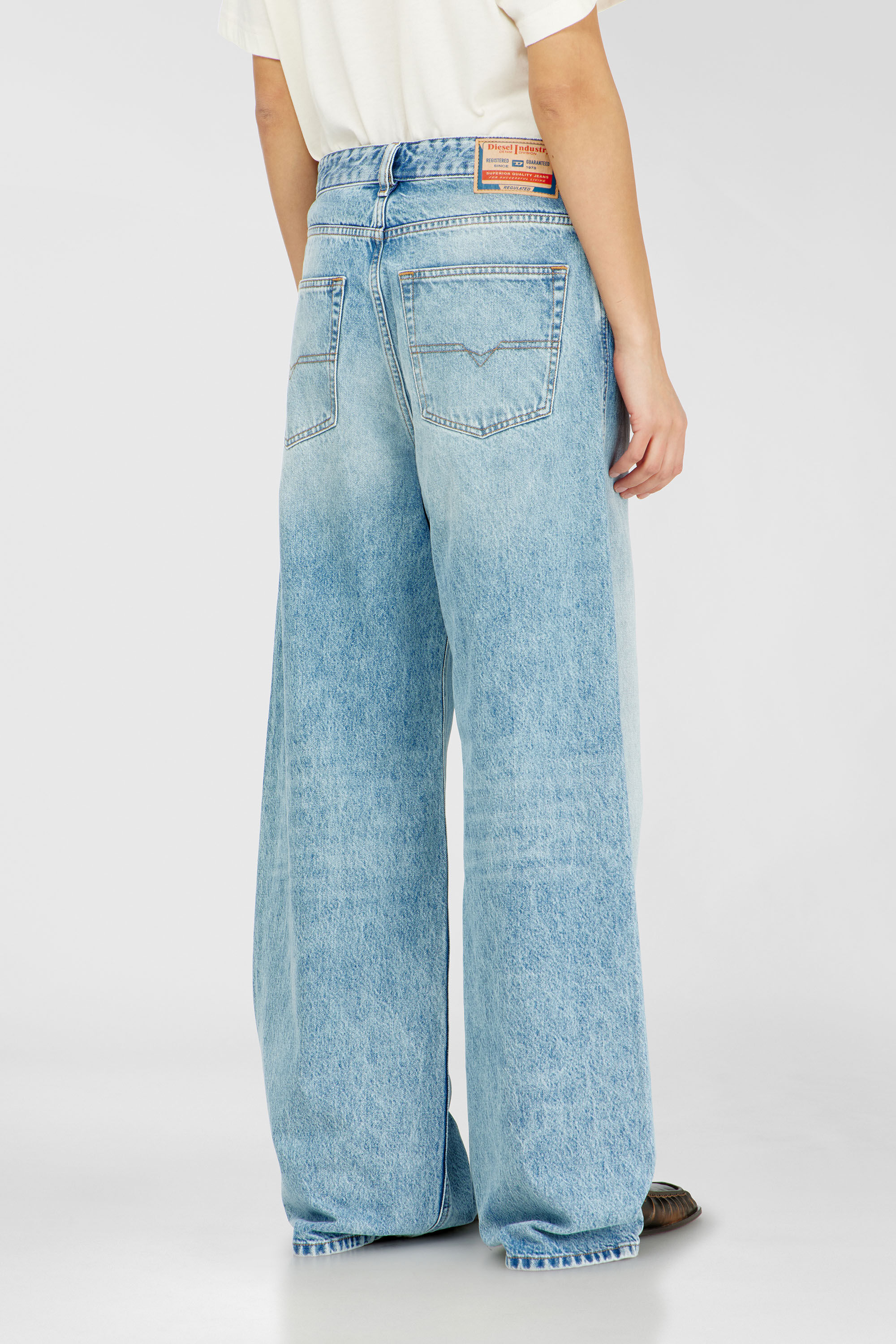 Diesel - Unisex's Relaxed Jeans 1996 D-Sire 09I29, Light Blue - 5