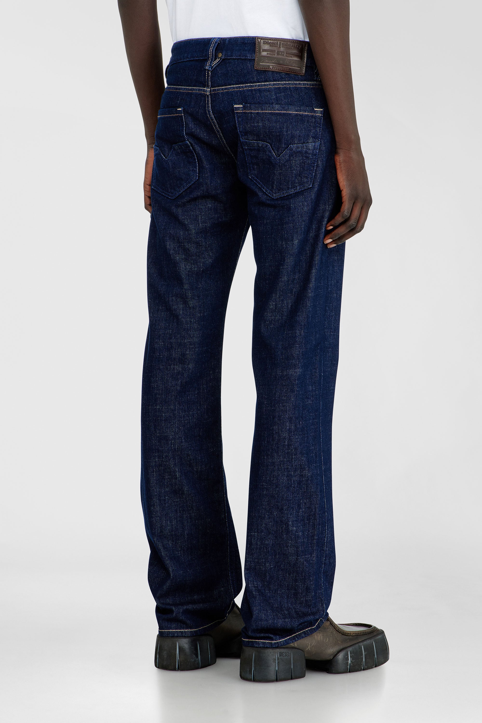 Diesel - Man's Regular Jeans 1985 Larkee 007EQ, Dark Blue - 5