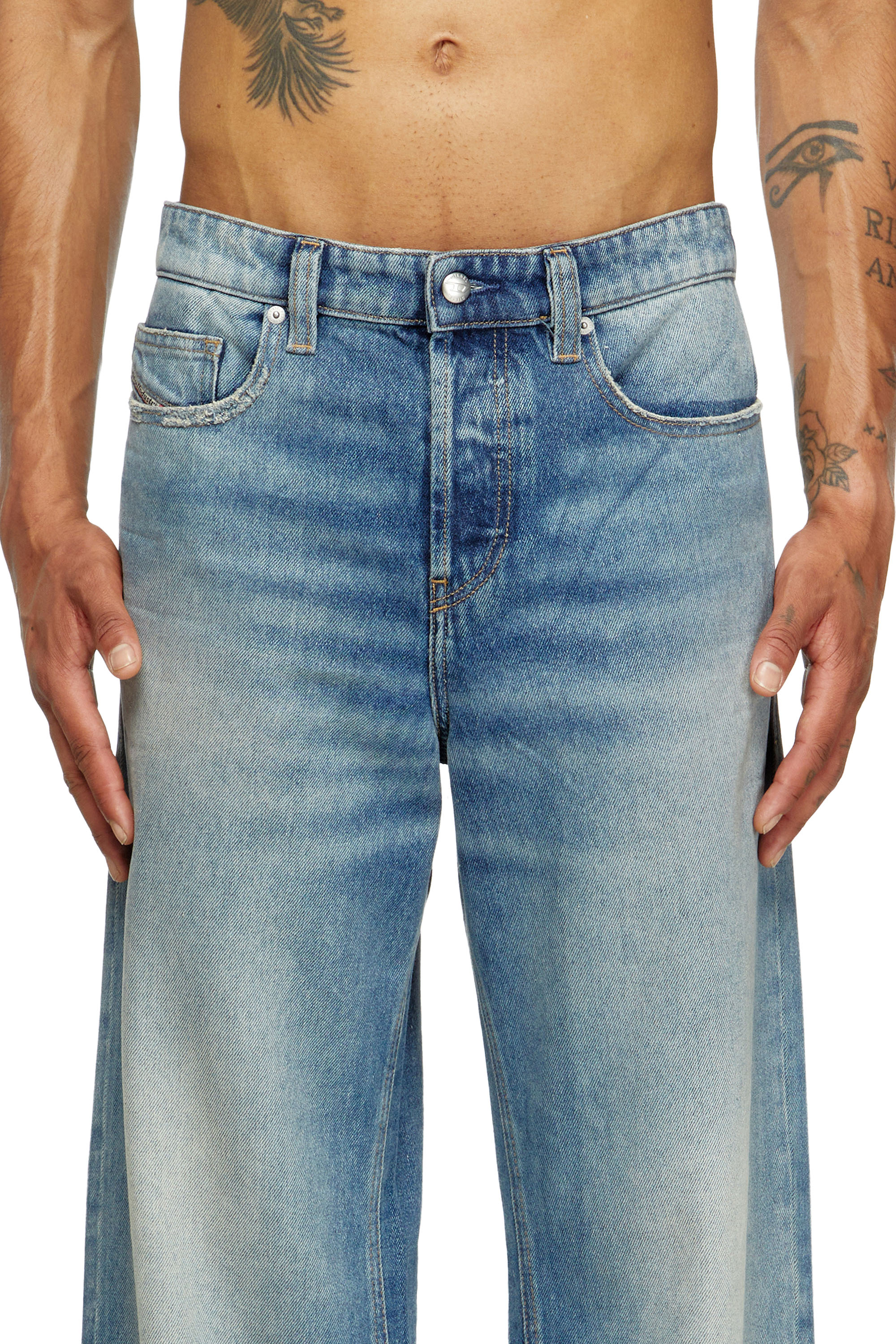 Diesel - Man's Relaxed Jeans 2001 D-Macro 0DBEB, Medium blue - 4