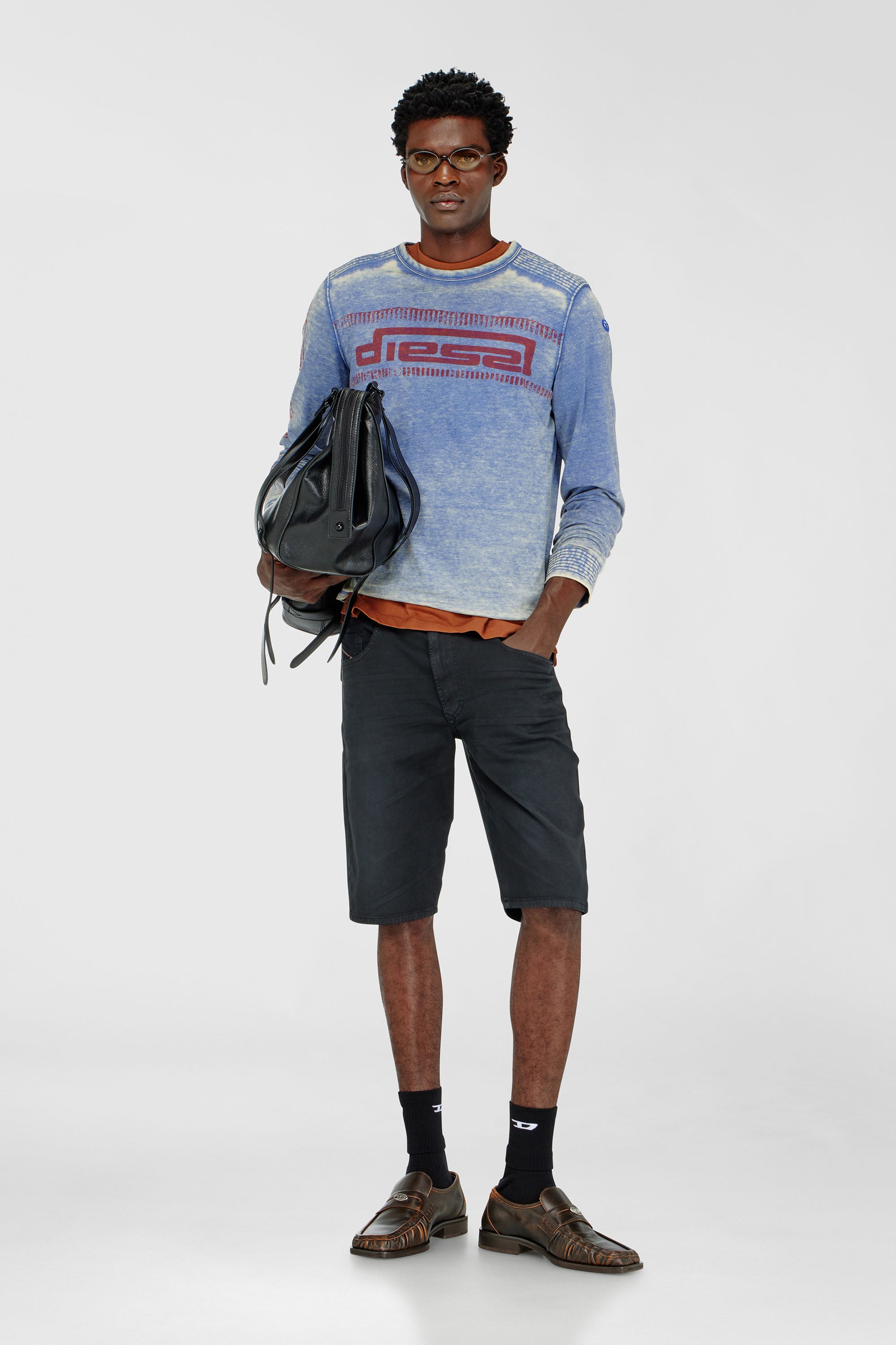 Diesel - 2033 D-KROOLEY-SHORT JOGG, Man's Chino shorts in JoggJeans in Black - 1